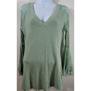 BluHeaven Green Crinkle Knit Top Small Raglan Lace Bell Sleeves Lightweight Soft